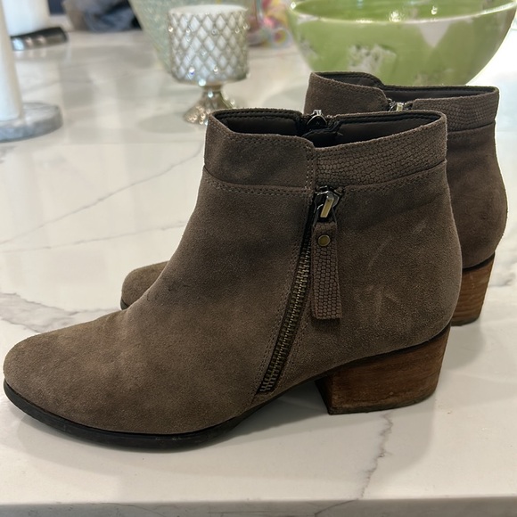 Blondo Isaac Water Proof Dark Taupe Ankle‎ Boots Sizec 71/2 M - Picture 1 of 13